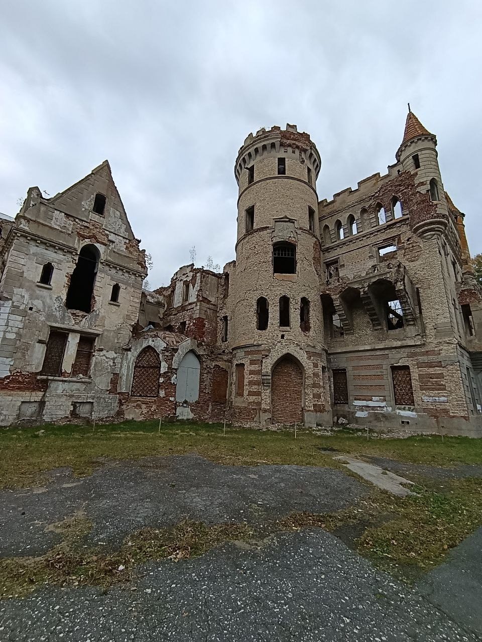 Замок Храповицкого в Муромцево